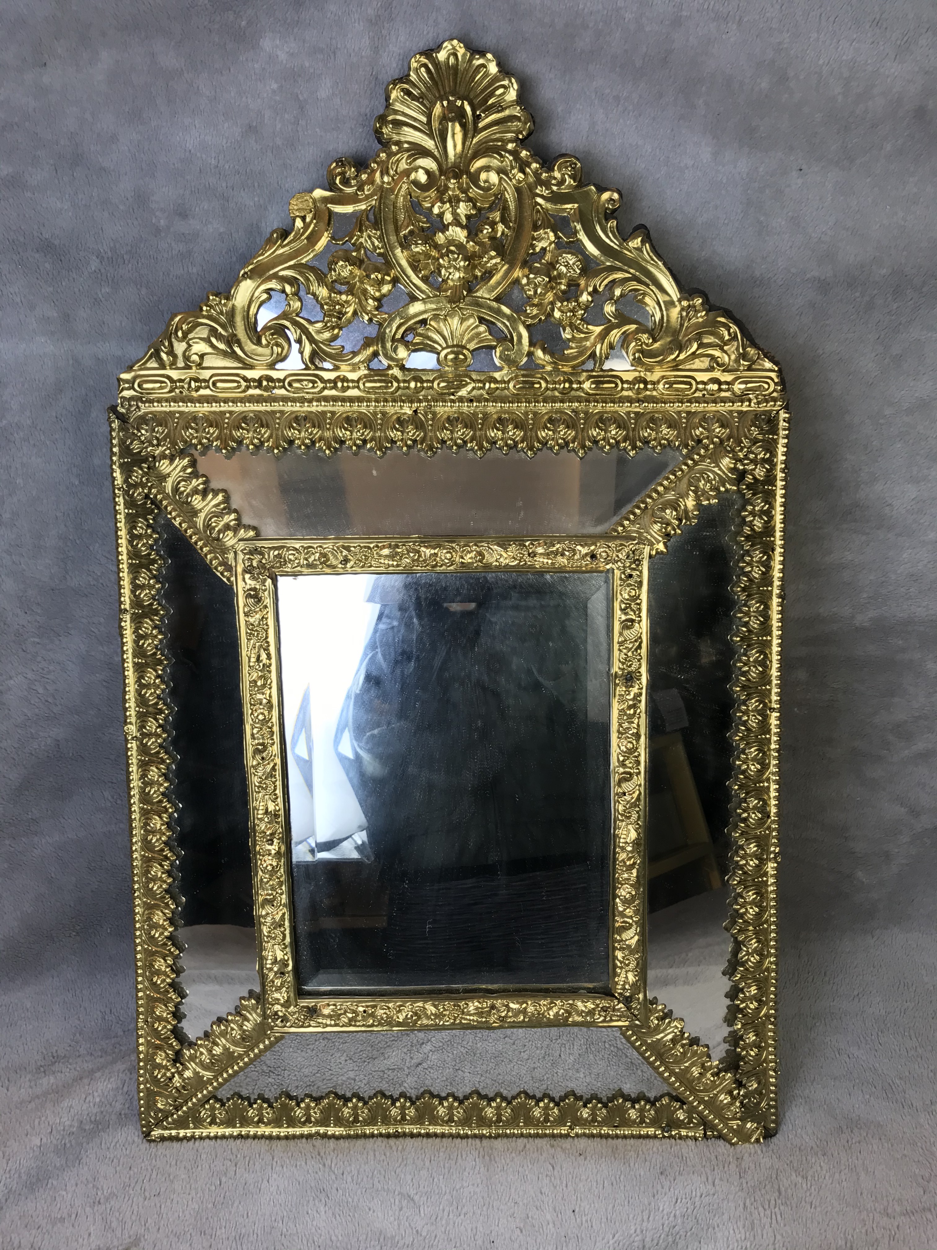 DUTCH EMBOSSED BRASS CUSHION MIRROR 35fbce