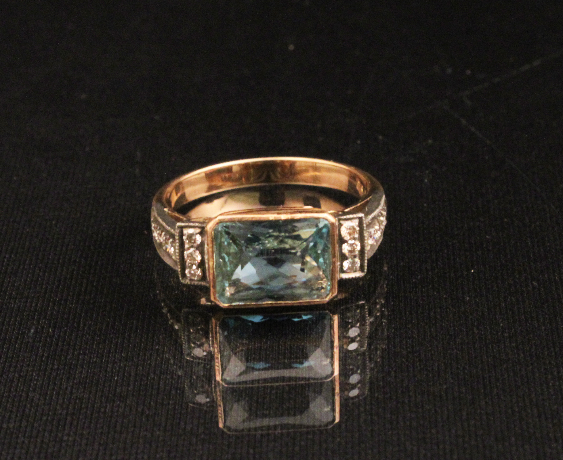 18K GOLD AQUAMARINE AND DIAMOND 35fbeb