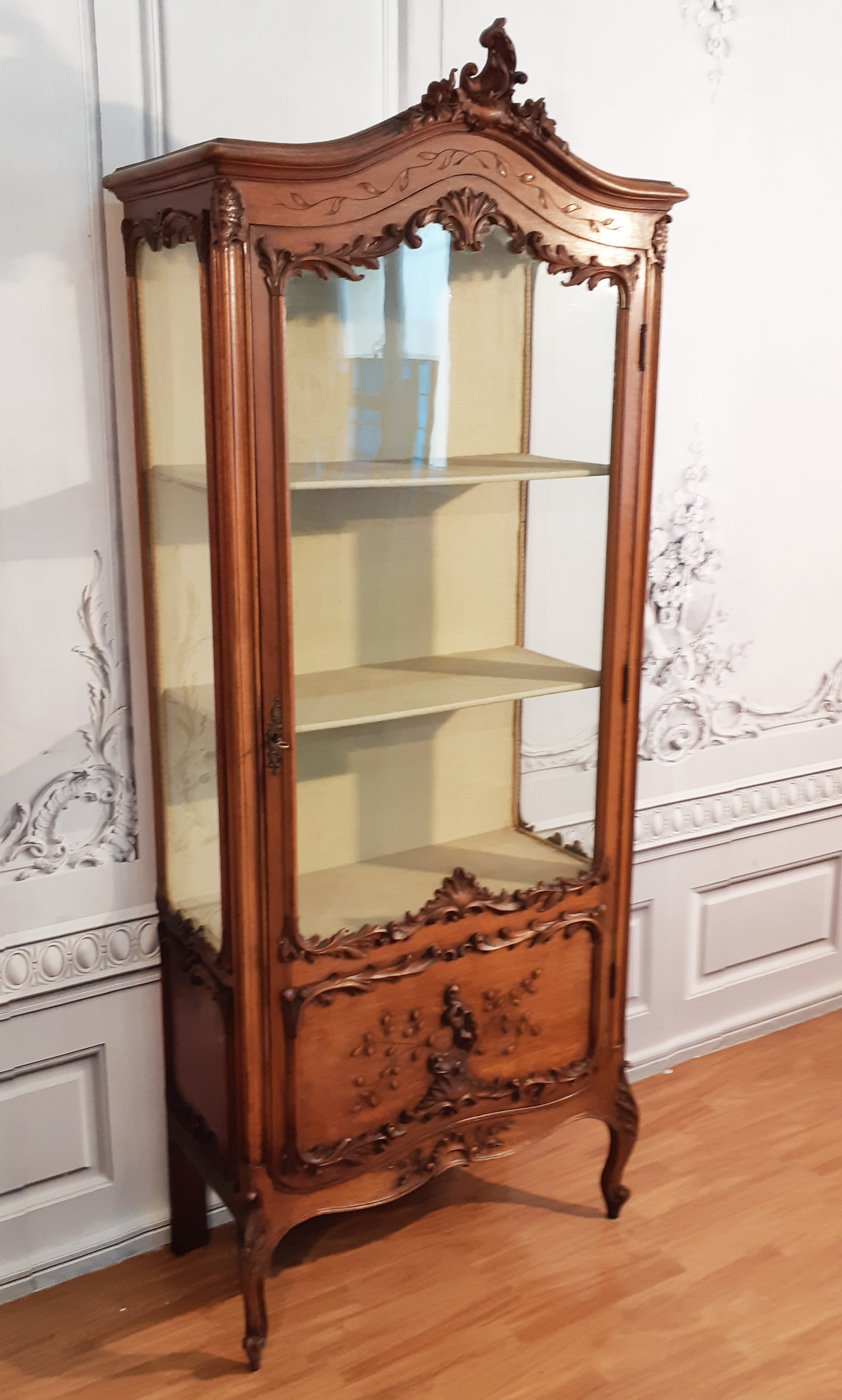 FRENCH LOUIS XV STYLE WALNUT VITRINE 35fbf0