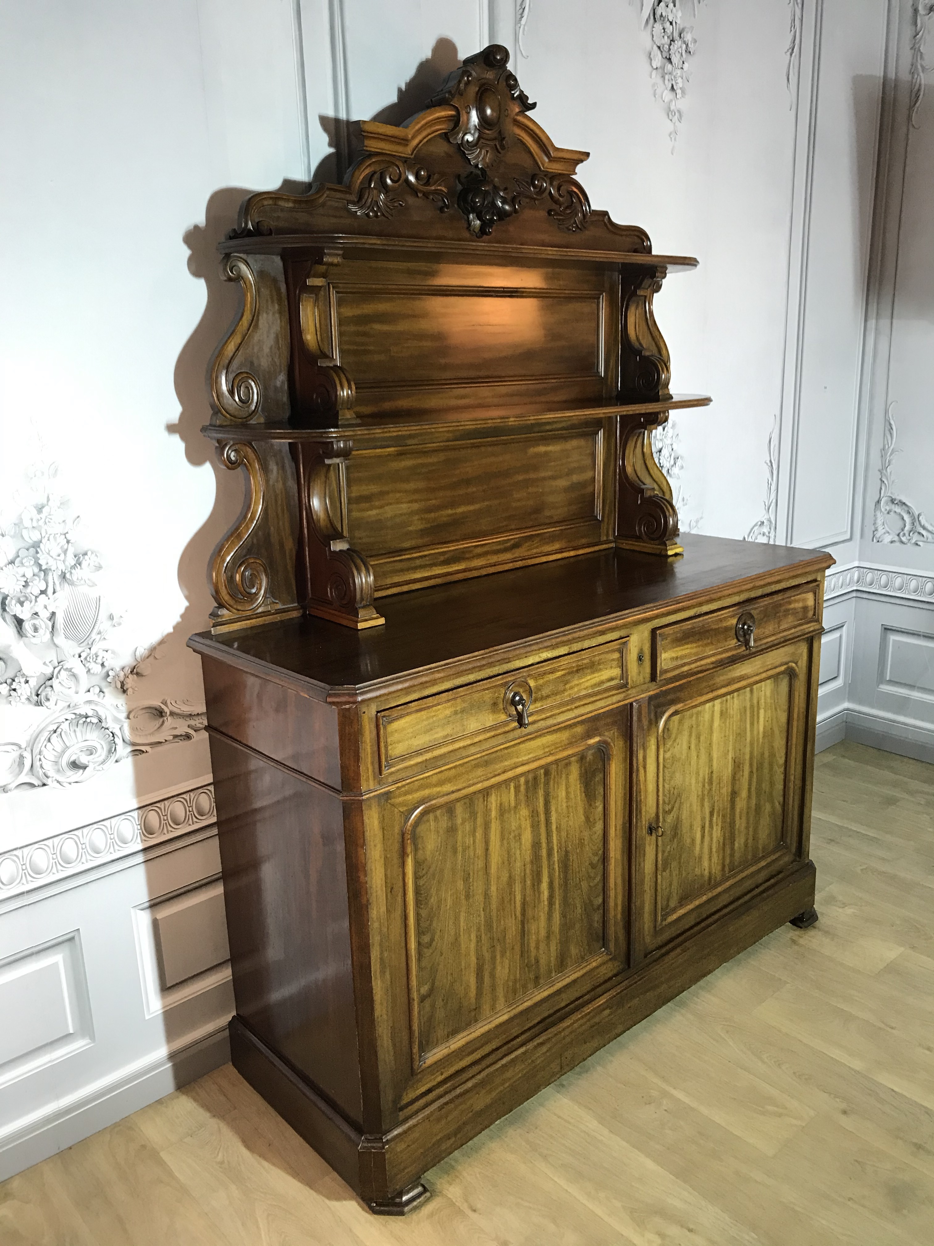 FRENCH MAHOGANY DESSERT CABINET 35fbec