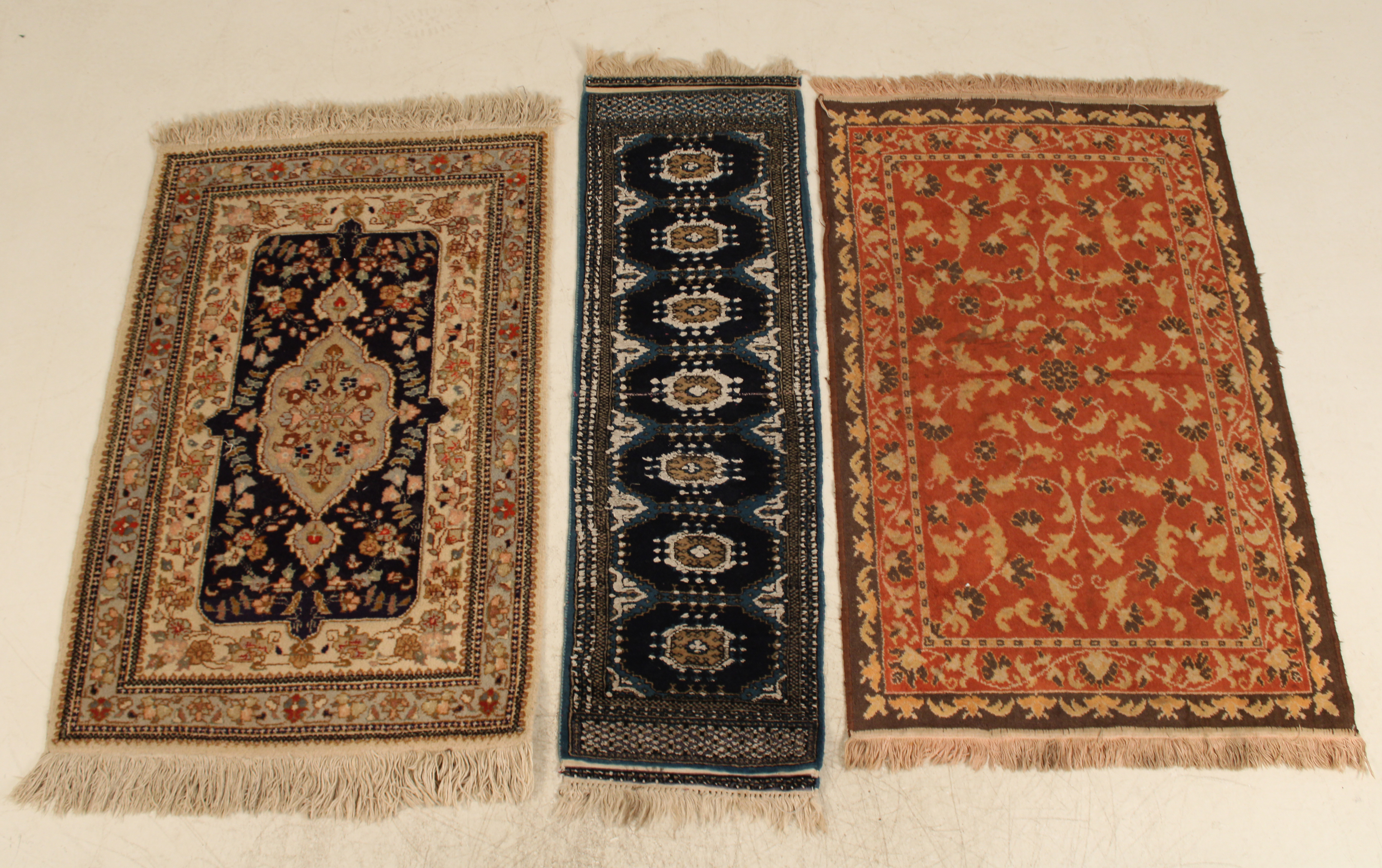 3 MISC PERSIAN SCATTER RUGS 3 35fc13