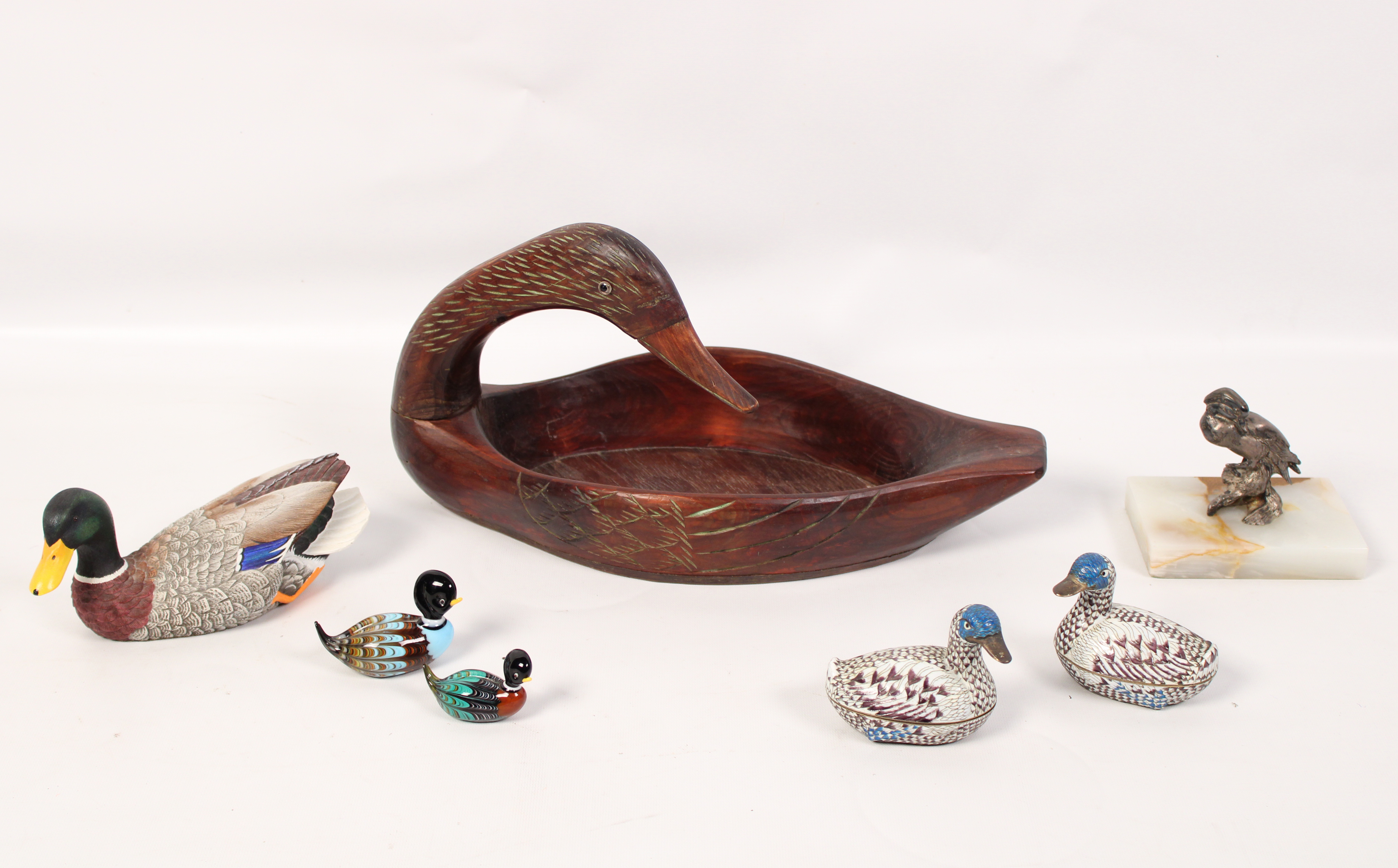 COLLECTION OF DUCK DECORATIVE ARTS