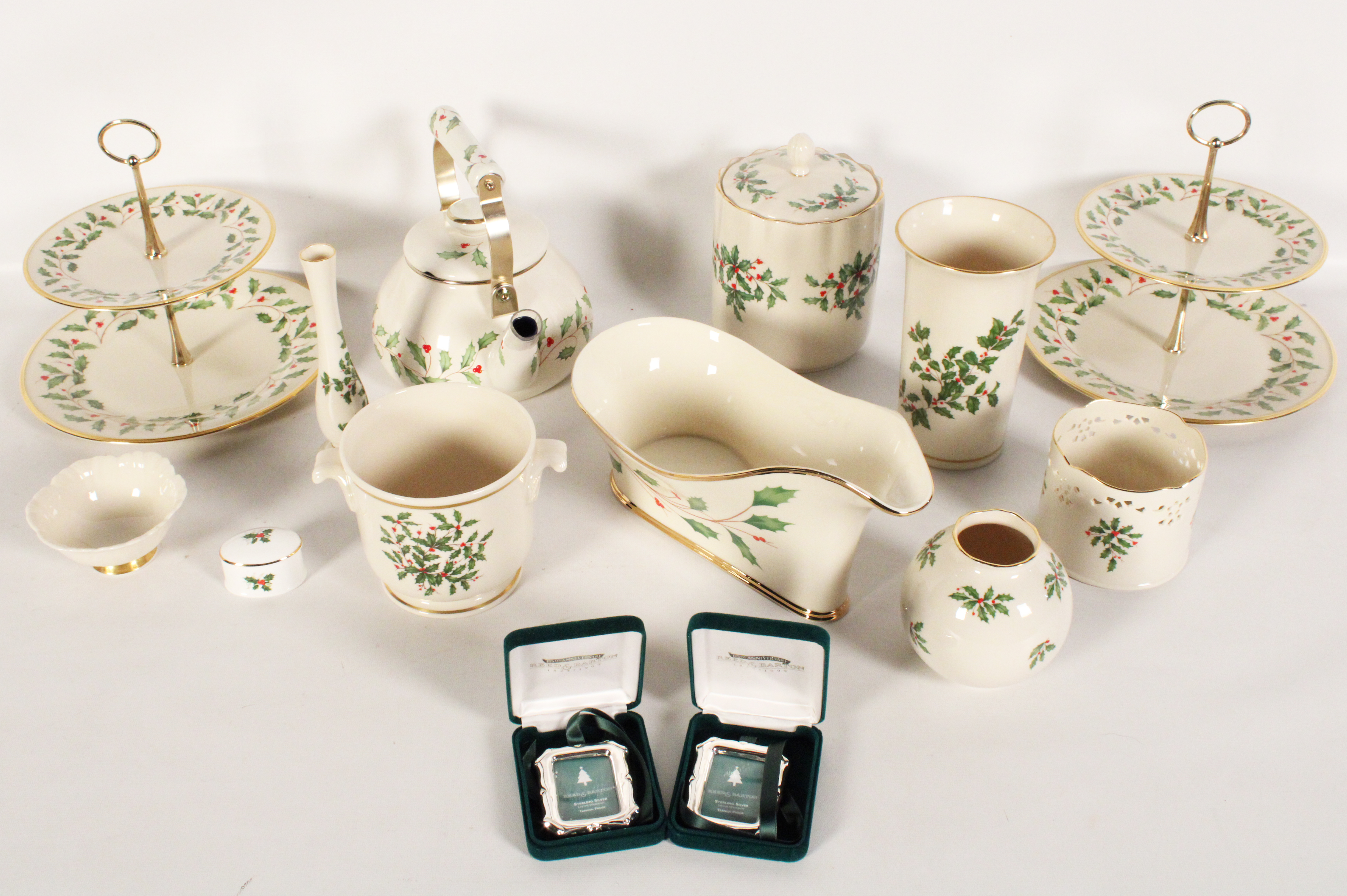 14 PCS OF LENOX HOLLY PATTERN 14 PIECES