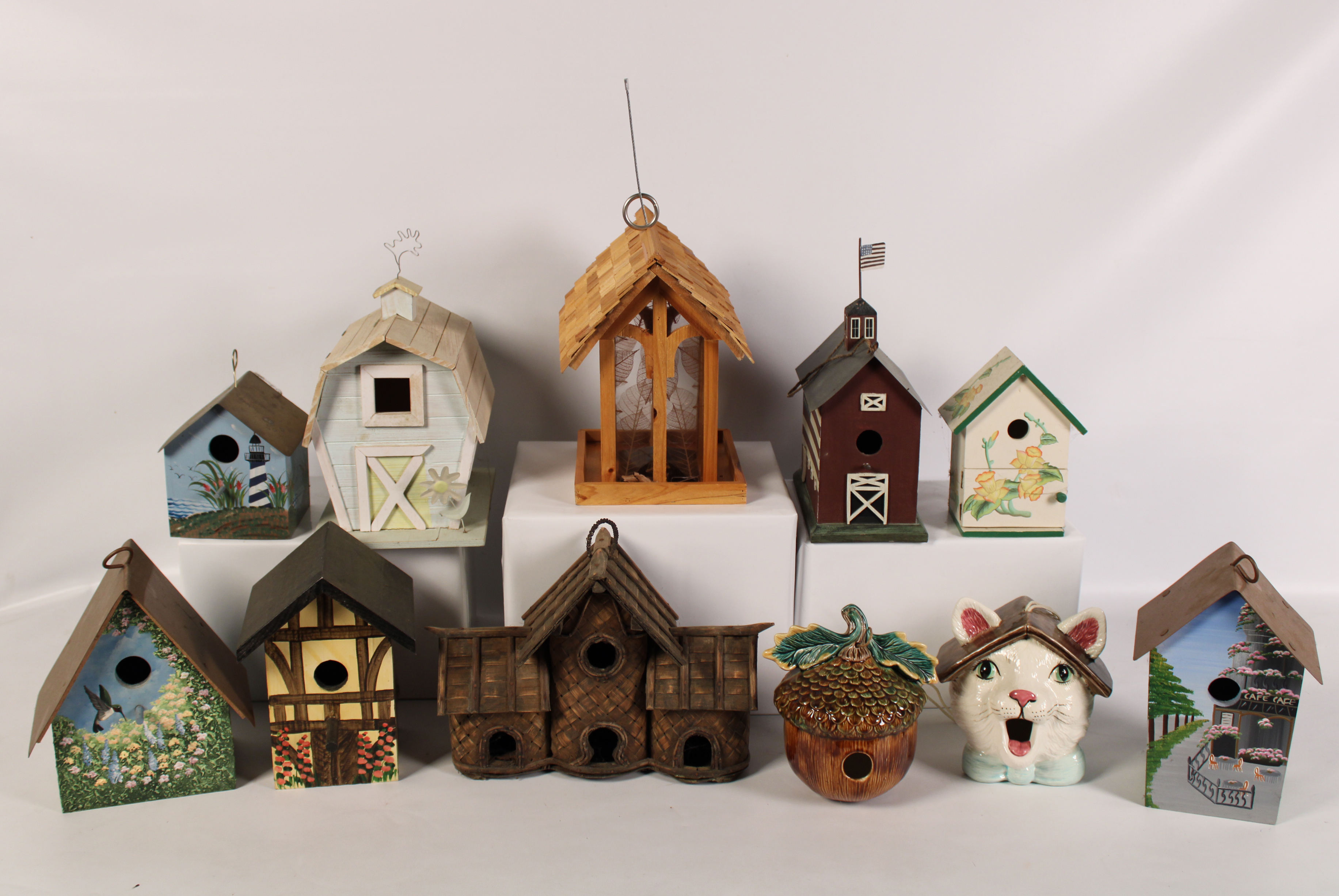 COLLECTION OF 11 BIRDHOUSES COLLECTION