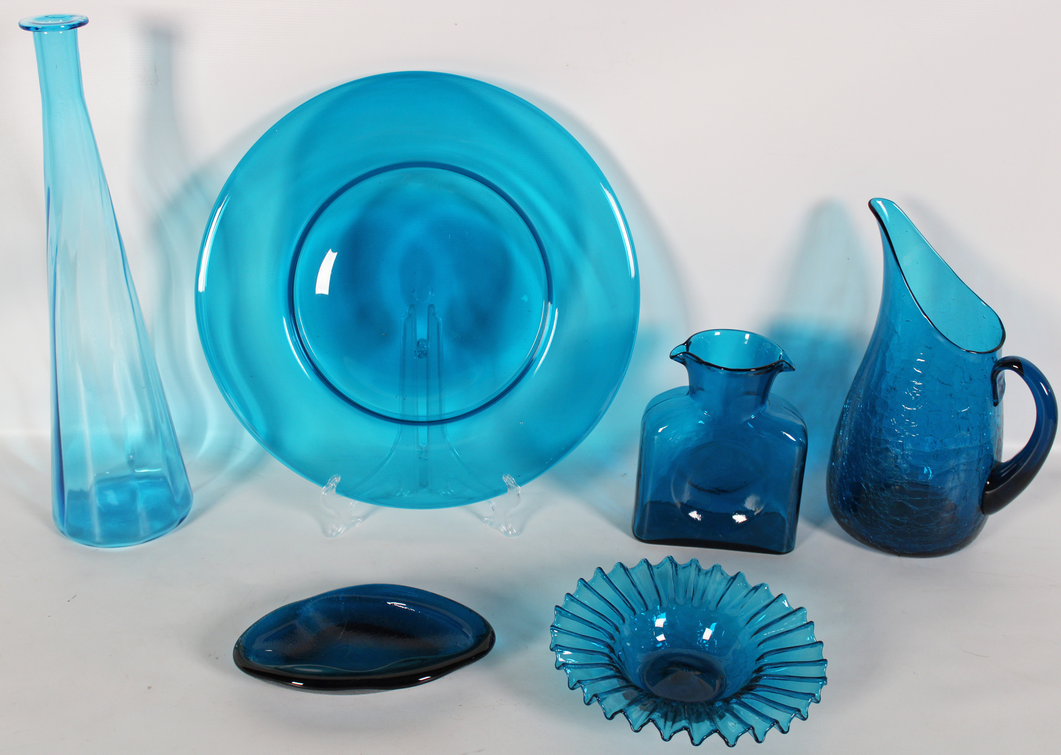 COLLECTION OF 6 PIECES OF CERULEAN