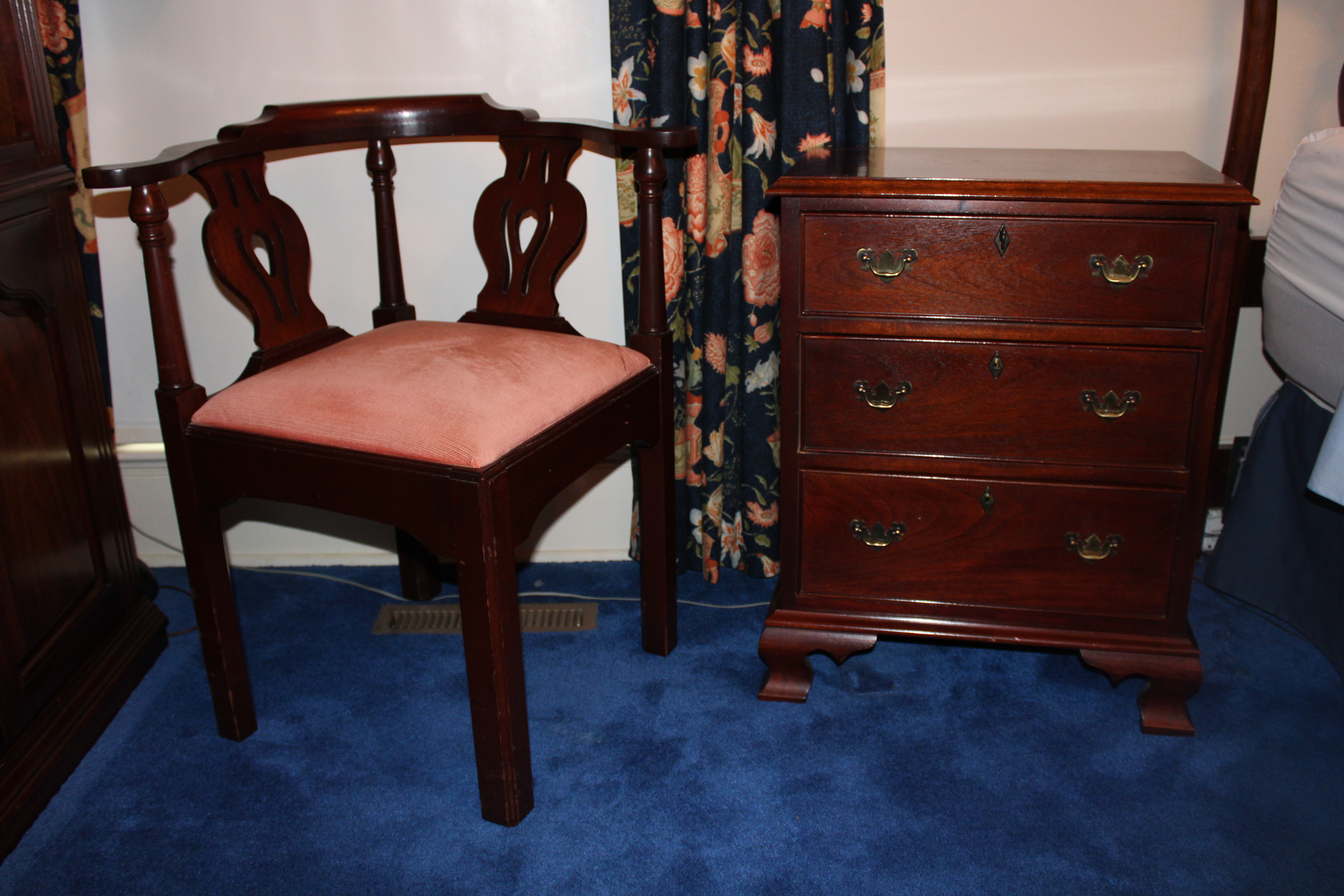 GEORGIAN STYLE CORNER CHAIR AND