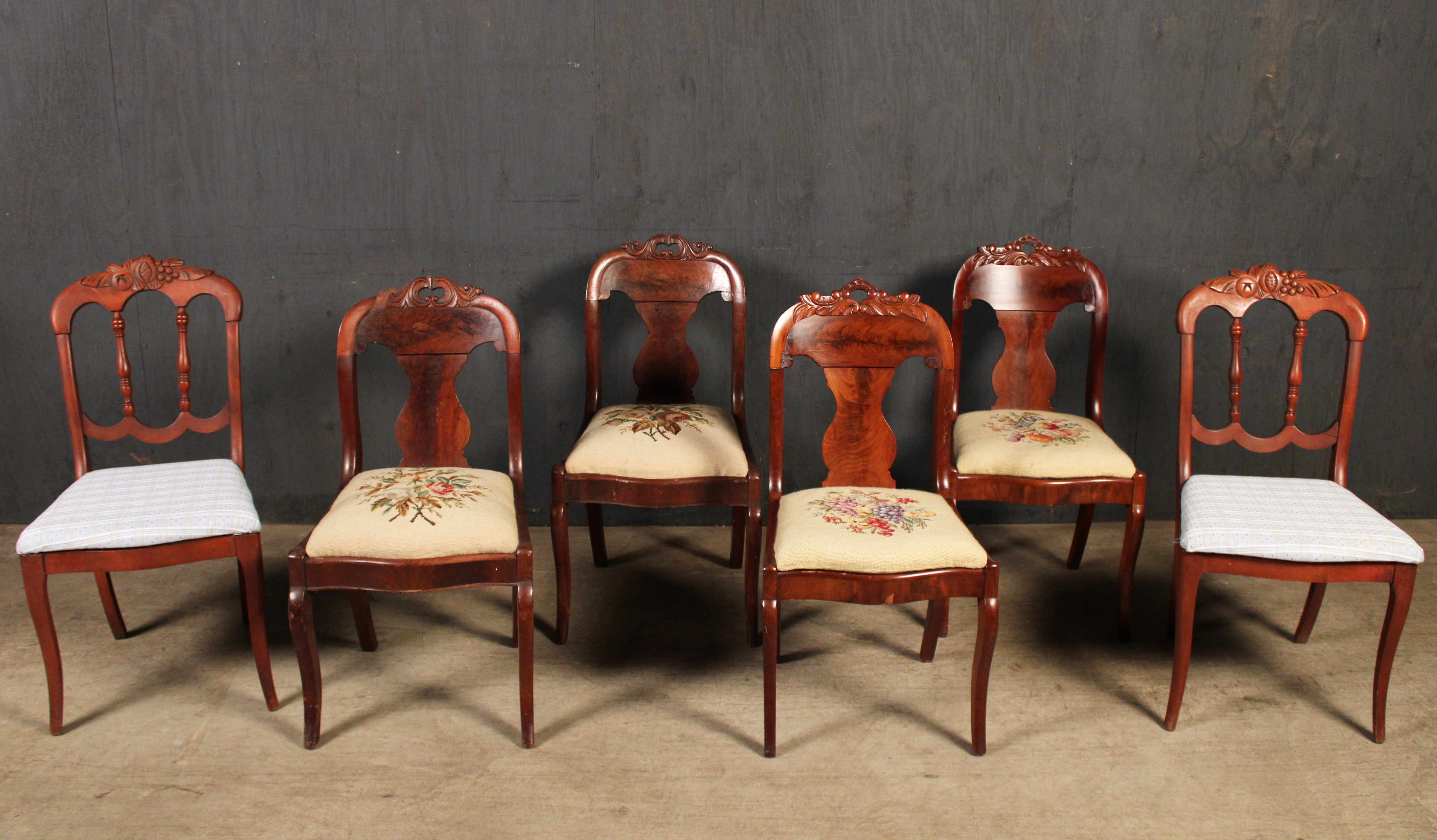 GROUP OF 6 AMERICAN DINING CHAIRS 35fcde