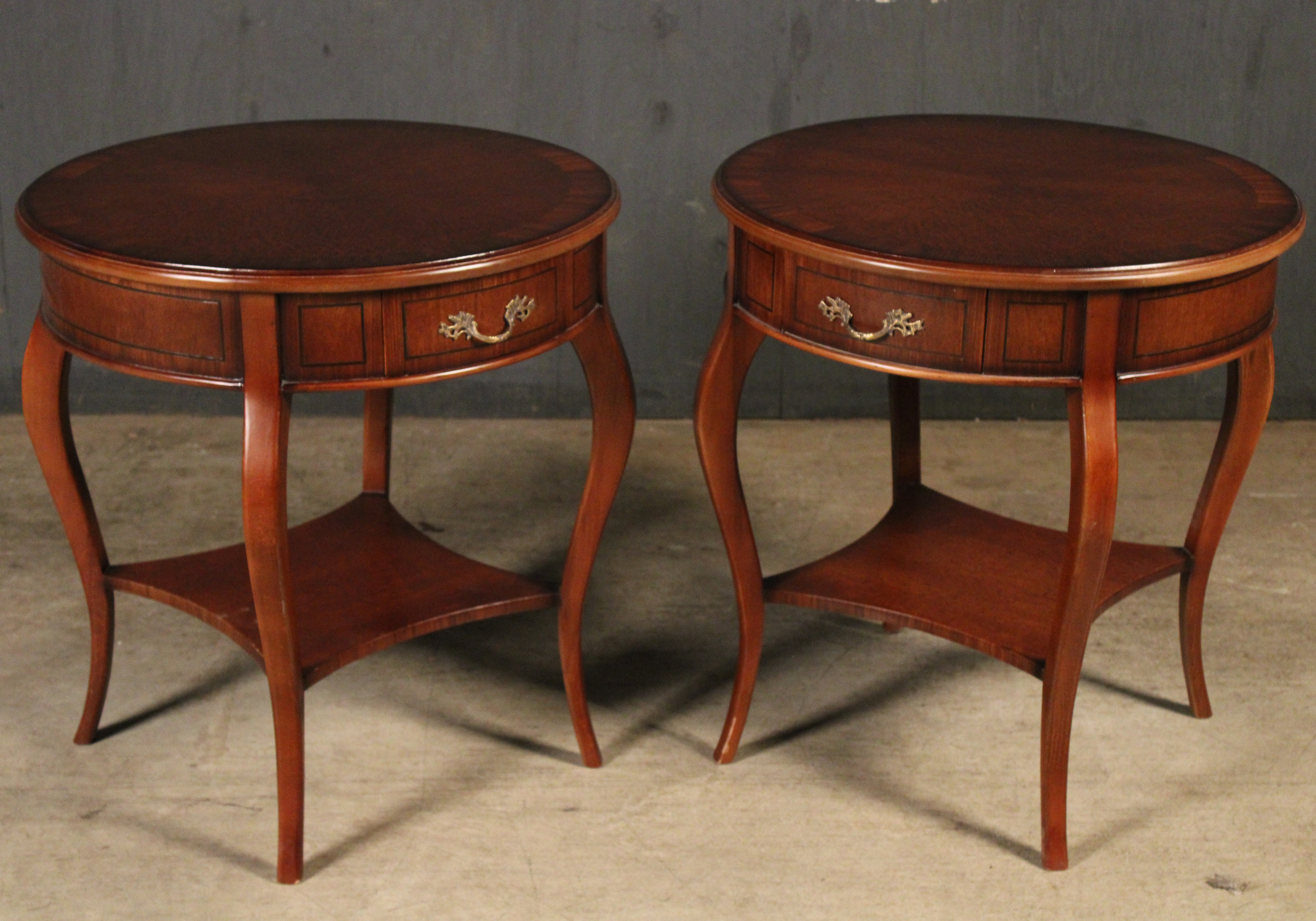 PAIR OF OCCASIONAL TABLES PAIR 35fcf1