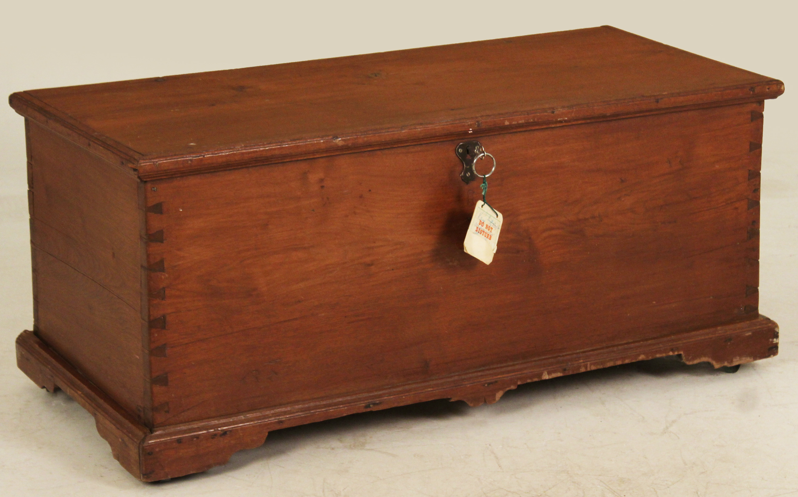 EARLY AMERICAN WALNUT BLANKET BOX 35fd37