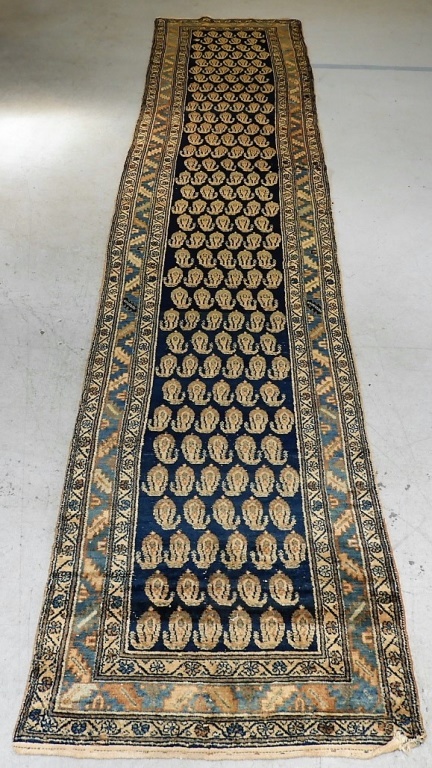 ANTIQUE PERSIAN BIDJAR CARPET RUNNER