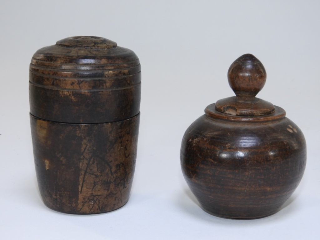 2PC SE ASIAN CARVED WOOD TREENWARE 35fe28