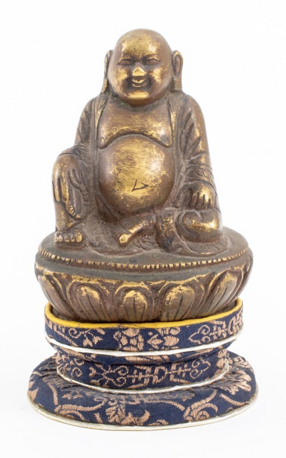 CHINESE GILT BRONZE BUDDHA SCULPTURE 35fedd