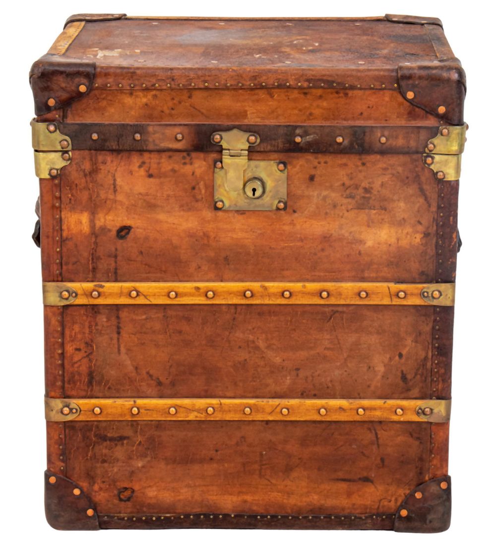 ANTIQUED LEATHER STORAGE CHEST 35ff26