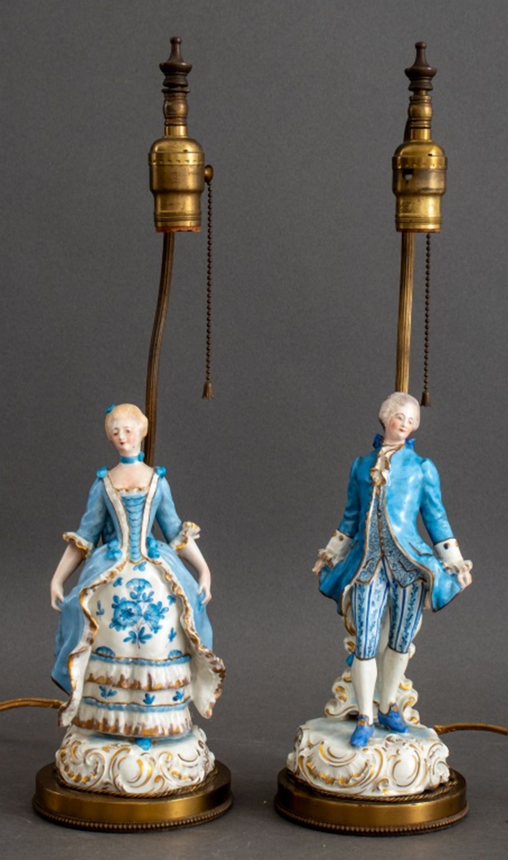 PAIR OF DRESDEN STYLE COURTIERS 35ffb0