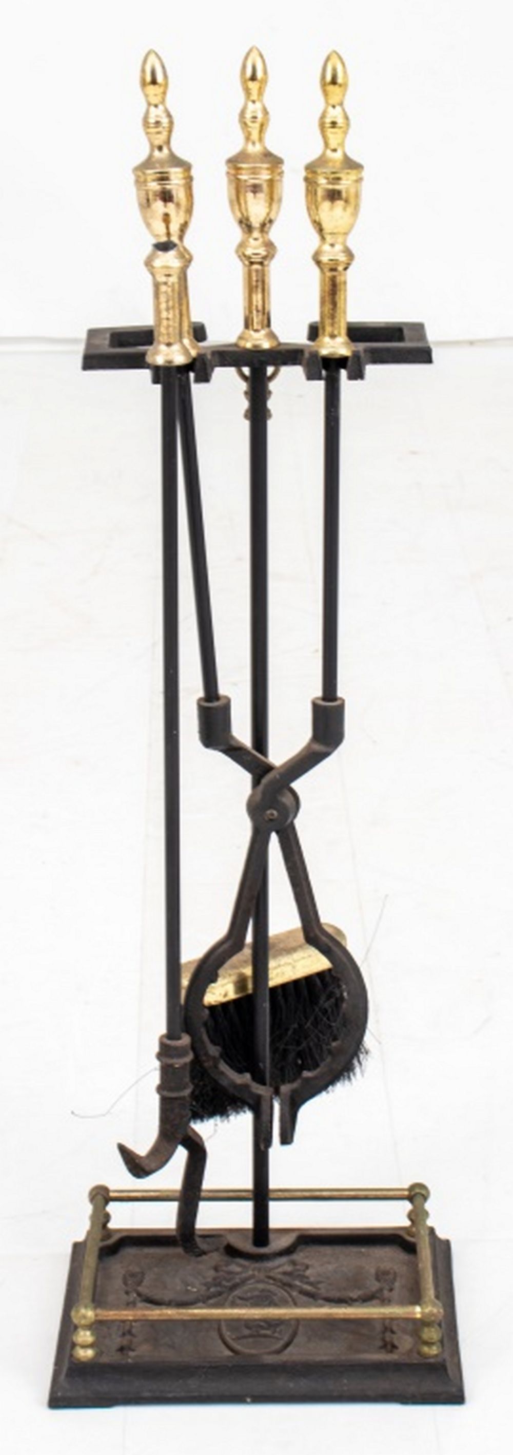 FIREPLACE TOOLS IN BRASS AND IRON,