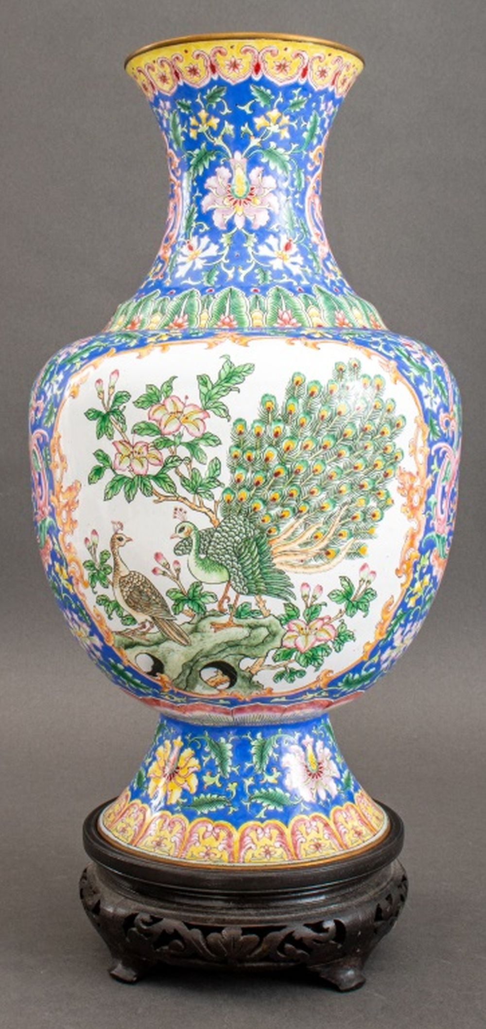 CHINESE ENAMEL BALUSTER FORM VASE 3600a8