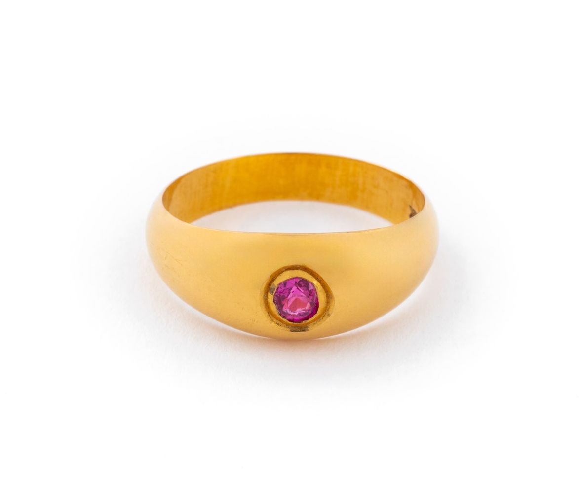 22K YELLOW GOLD RUBY RING 22K yellow