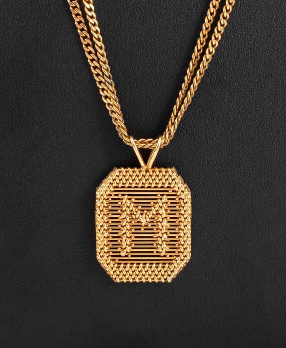 14K YELLOW GOLD "M" PENDANT NECKLACE