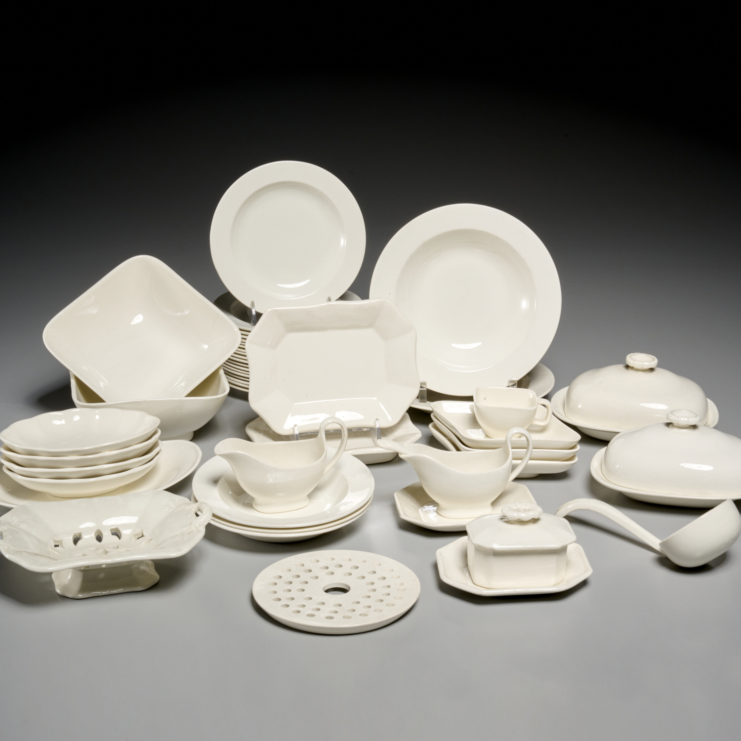 COLLECTION WEDGWOOD SMALL CREAMWARE