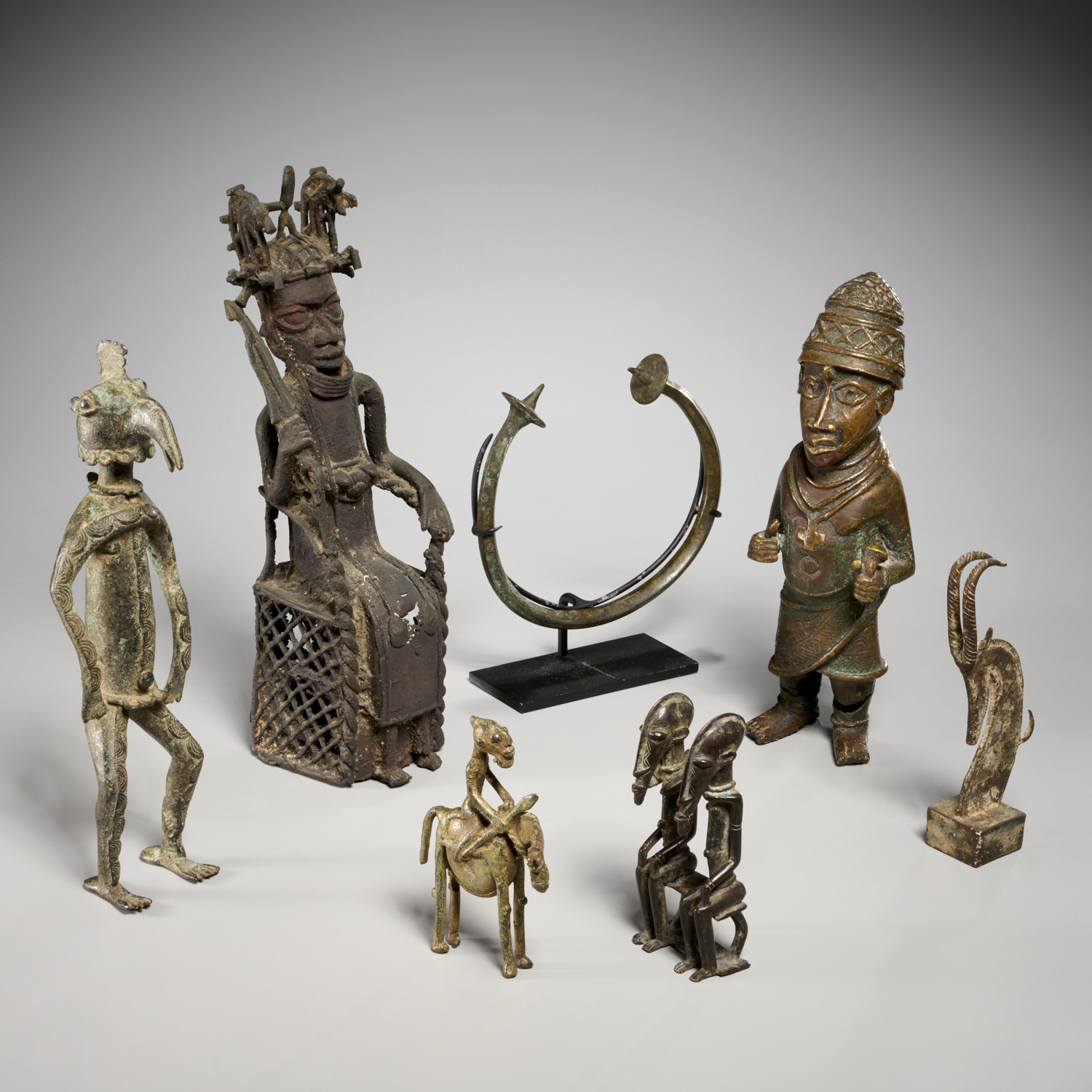  7 AFRICAN TRIBAL FIGURES AND 3601db