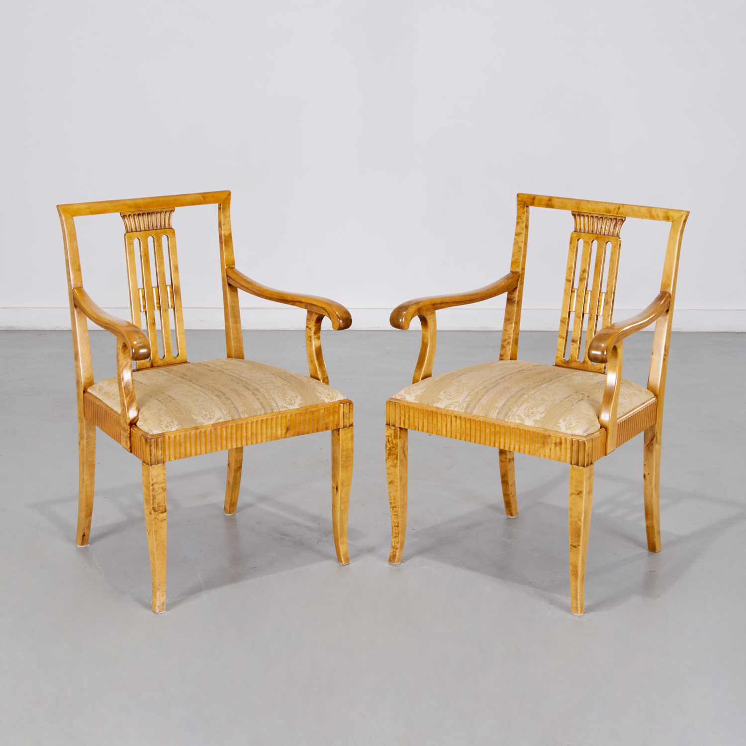 PAIR SWEDISH NEO CLASSICAL BIRCH 36028e