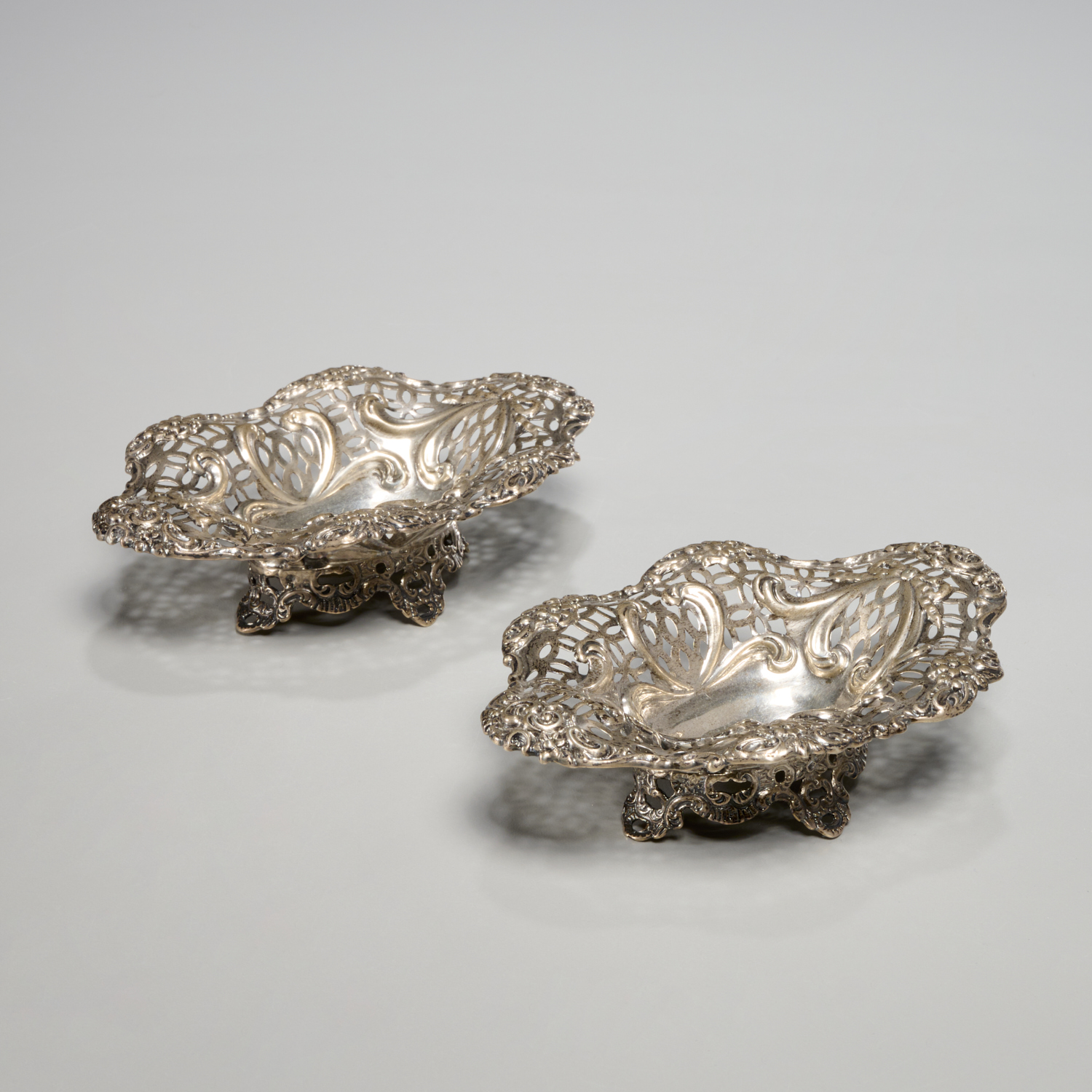 PAIR ENGLISH RETICULATED STERLING 3602da