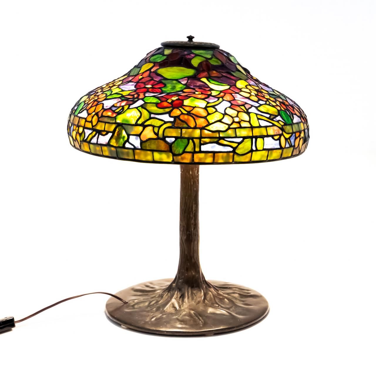 TIFFANY STYLE STAINED GLASS TABLE