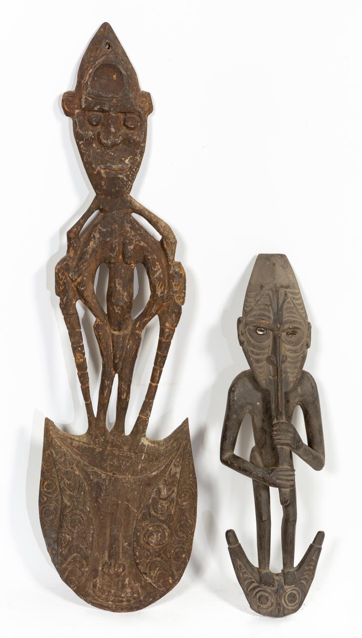 TWO PAPUA NEW GUINEA CARVED WOOD 35de1f