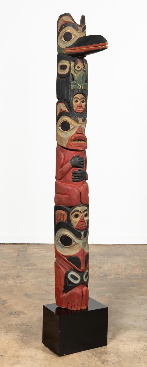 NORTHWEST COAST CARVED CEDAR TOTEM 35de30