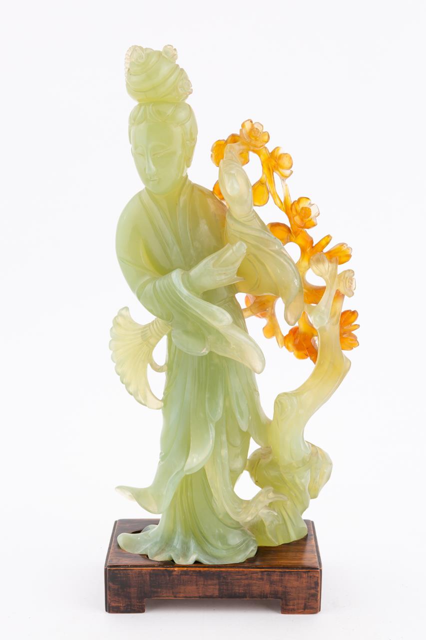 CHINESE JADE QUANYIN FIGURE ON 35de42