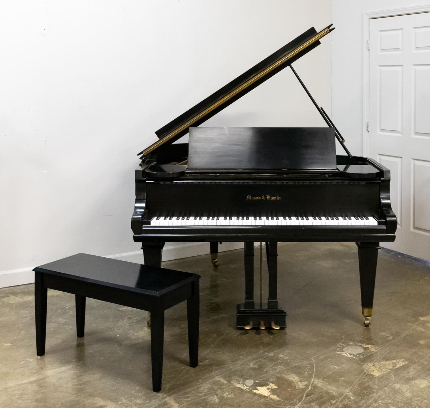 MASON HAMLIN EBONY GRAND PIANO  35def7