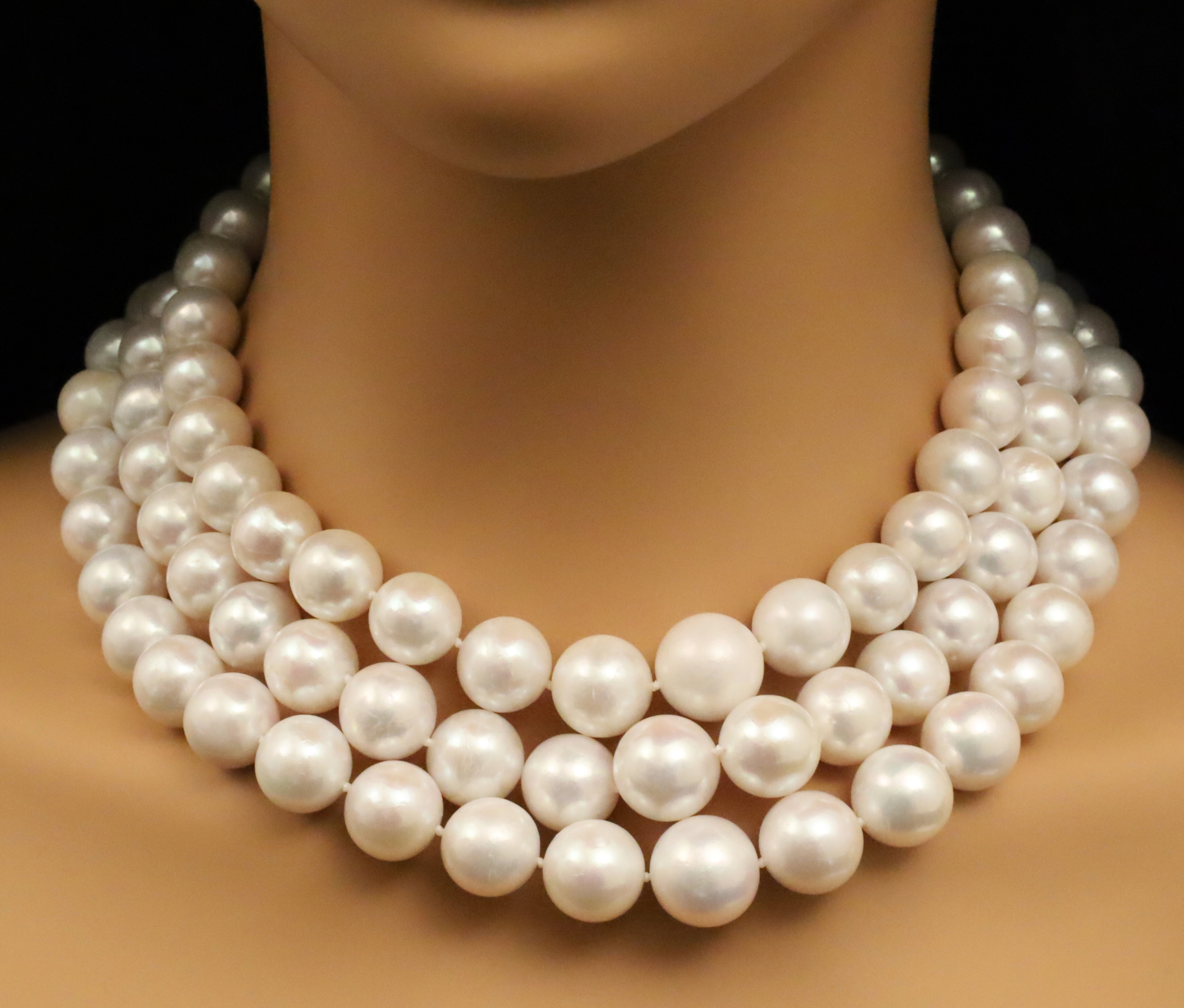 NATURAL PEARL TRIPLE STAND NECKLACE