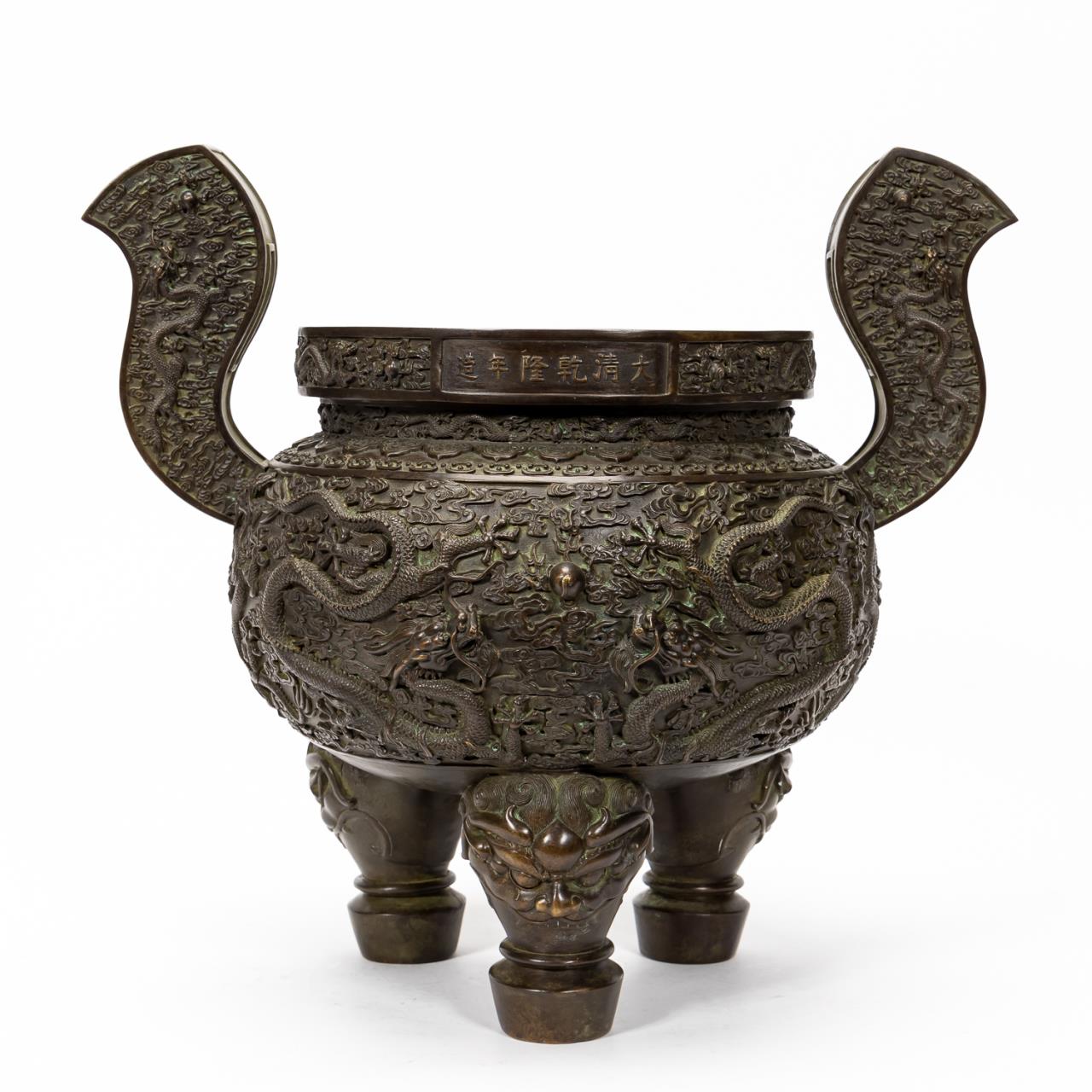 VERY LARGE CHINESE QING BRONZE