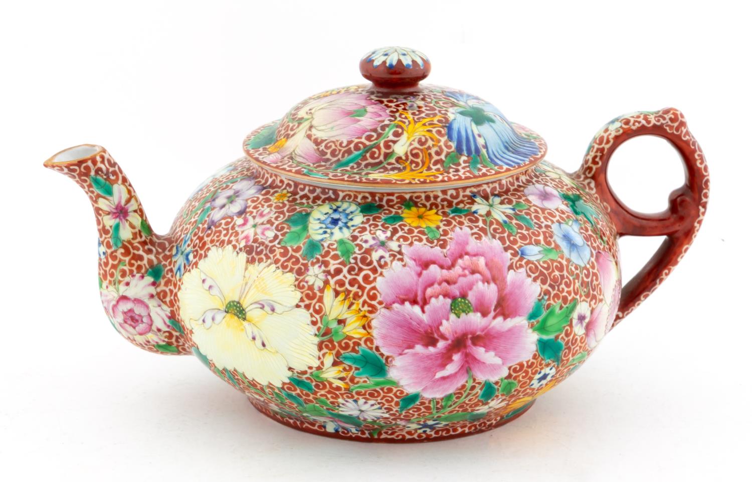 CHINESE FLORAL MOTIF LIDDED PORCELAIN