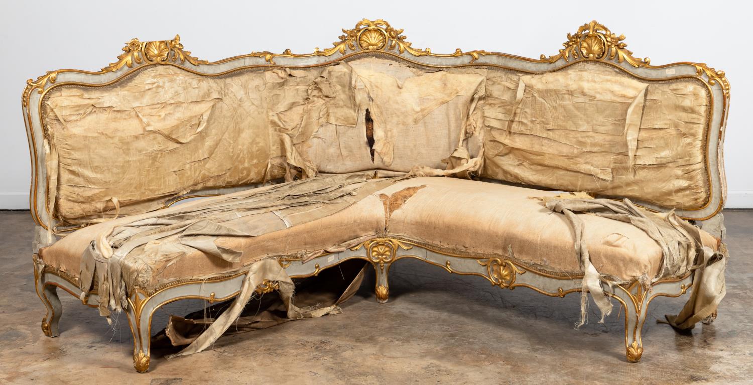 LOUIS XV GILTWOOD CURVED SOFA Continental  35e12e