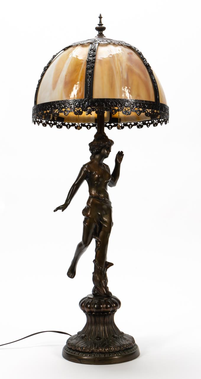 FIGURAL TABLE LAMP IN SPELTER, SLAG