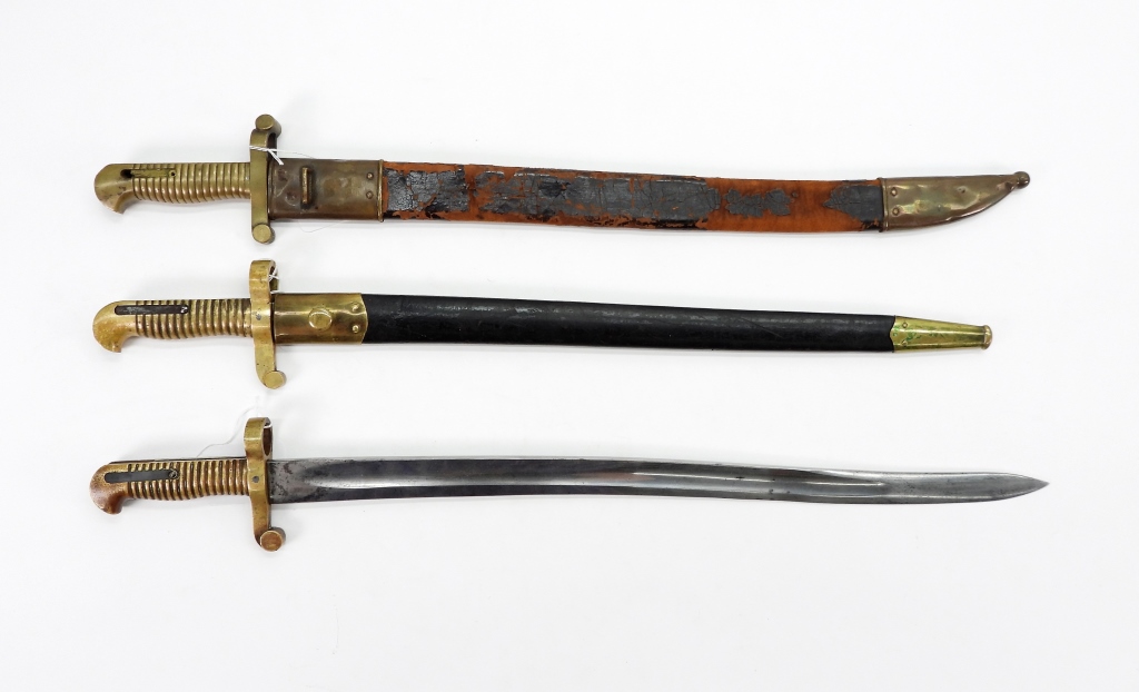 GROUP OF THREE U.S. SABER BAYONETS