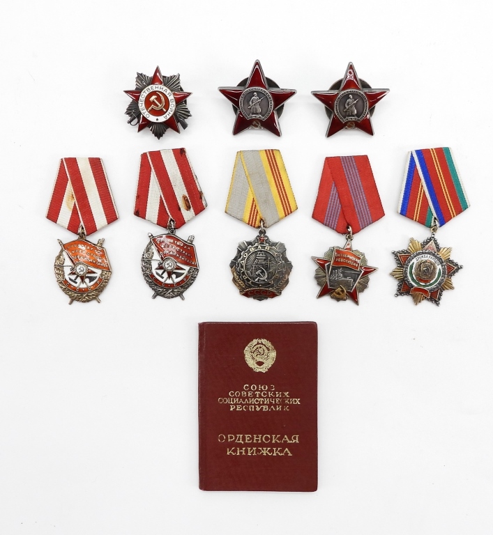 GROUP OF RUSSIAN MEDALS RussiaTwo 35e4a8