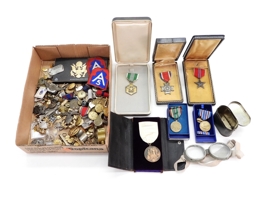 GROUP OF U S MILITARY MEDALS United 35e4b4