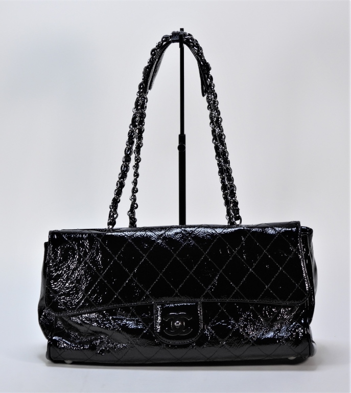 CHANEL BLACK PATENT LEATHER QUILTED