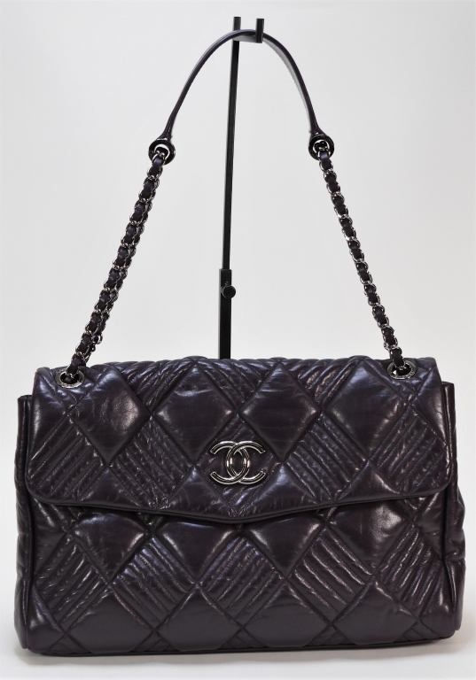 CHANEL PURPLE QUILTED LEATHER SHOULDER 35e537