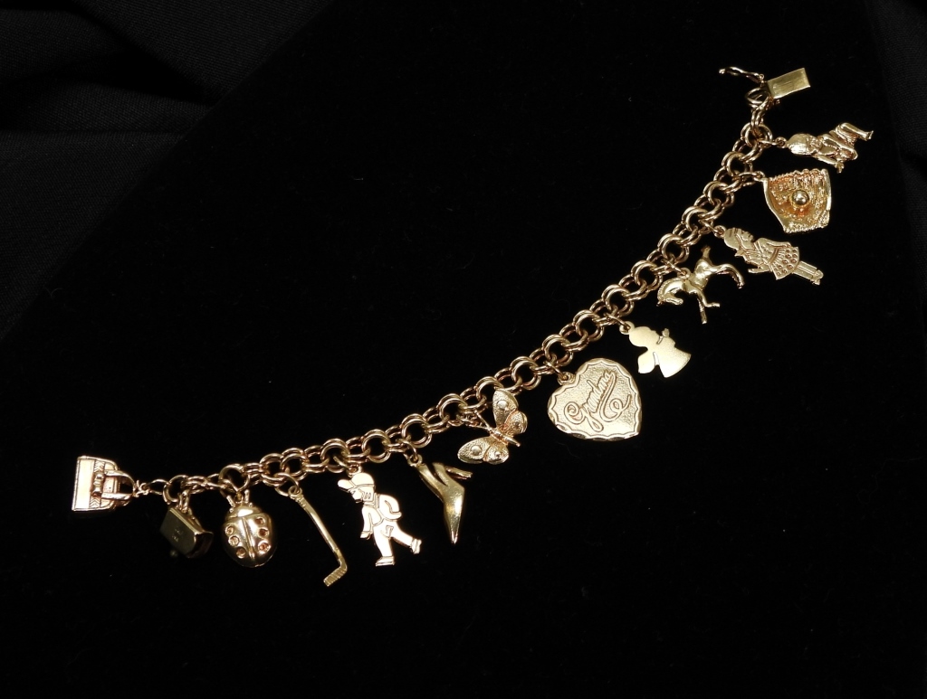 LADY S 14K GOLD CHARM BRACELET 35e58c