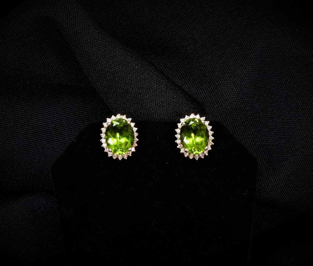 LADY'S 14K GOLD PERIDOT & DIAMOND