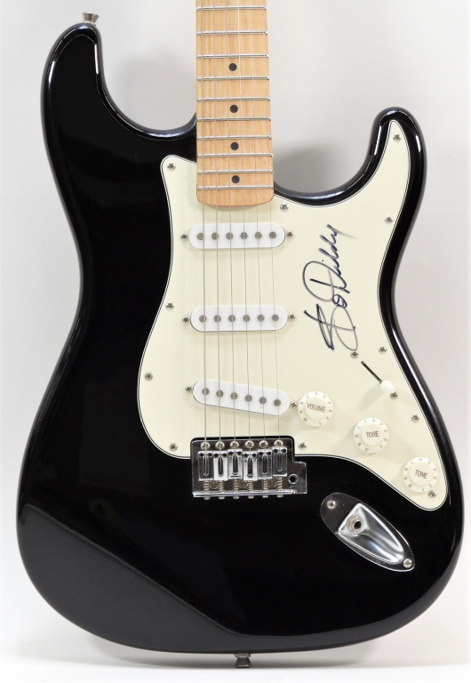BO DIDDLY SIGNED FENDER STARCASTER 35e62a