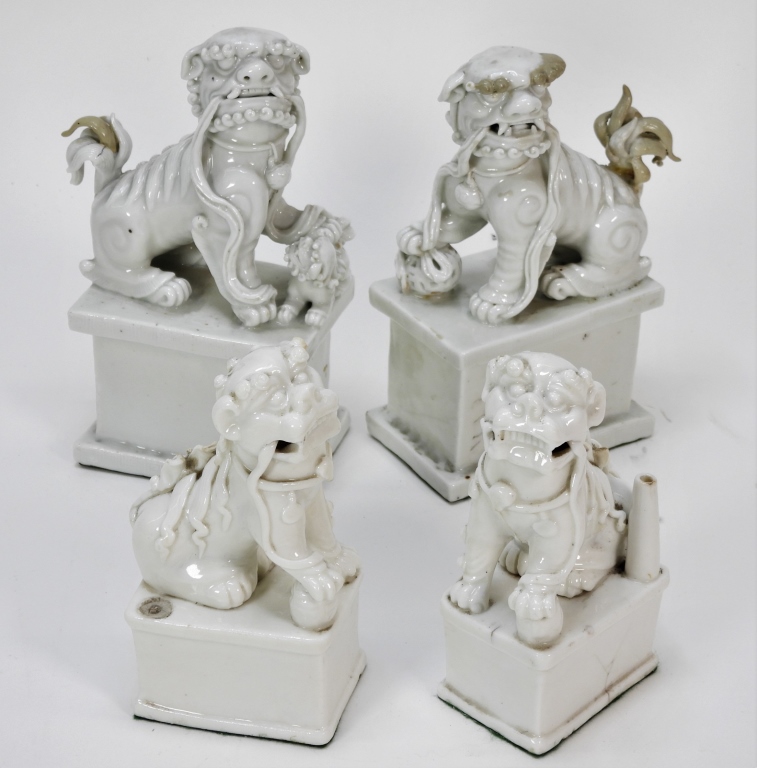 2 PR CHINESE BLANC DE CHINE FOO LION