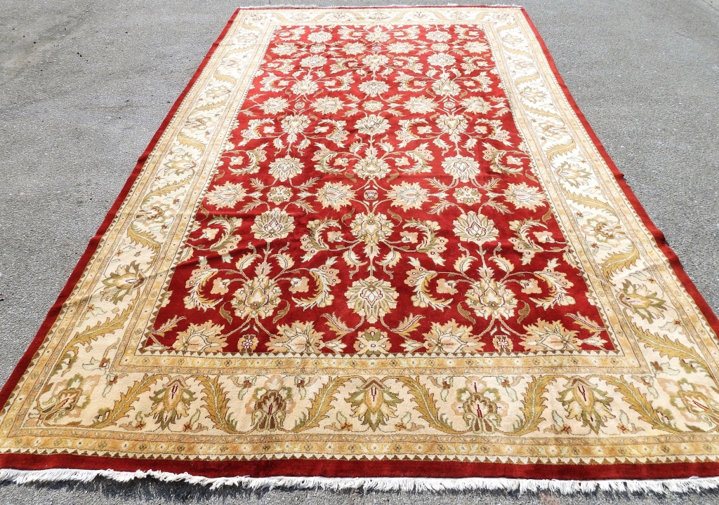 LG RED MAHAL RUG Middle East 20th 35e6a2