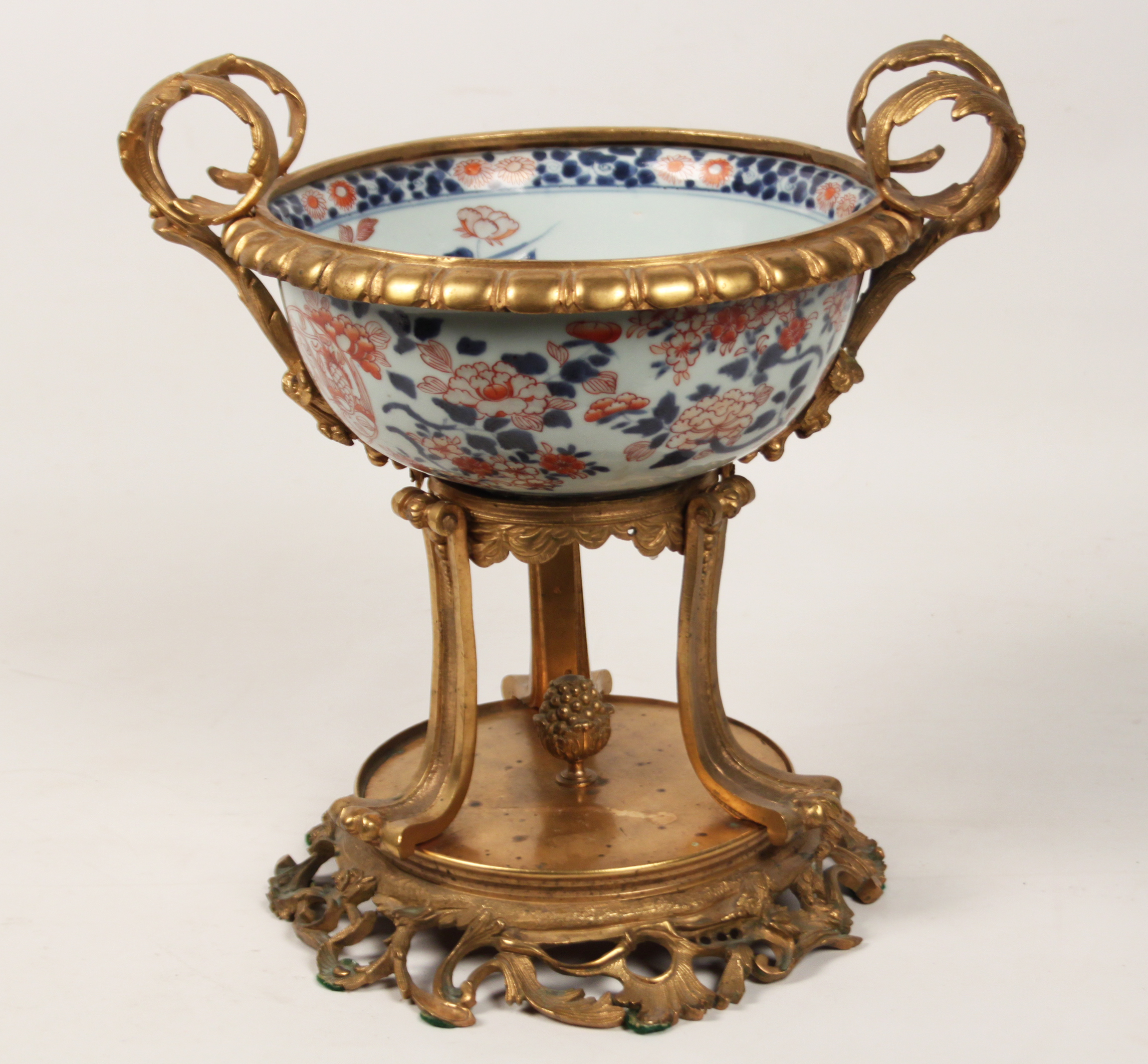 19TH C IMARI AND BRONZE MOUNTED 35e70c