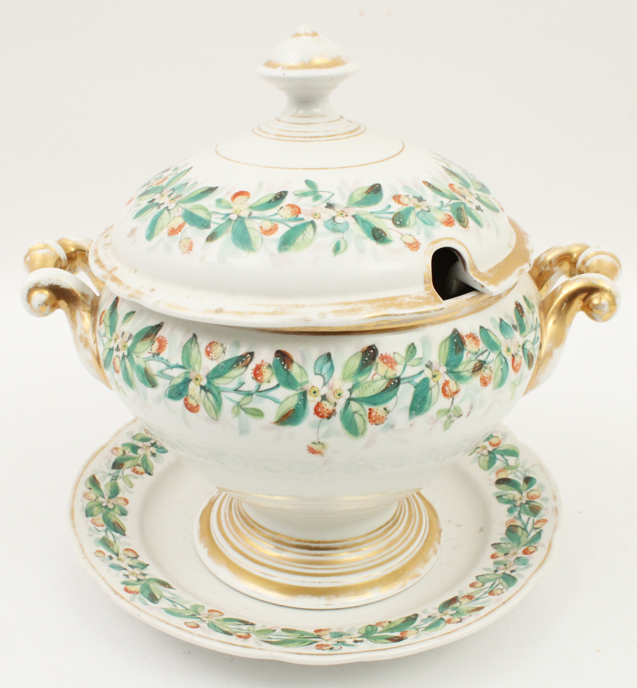 ENGLISH PORCELAIN TUREEN AND UNDERPLATE