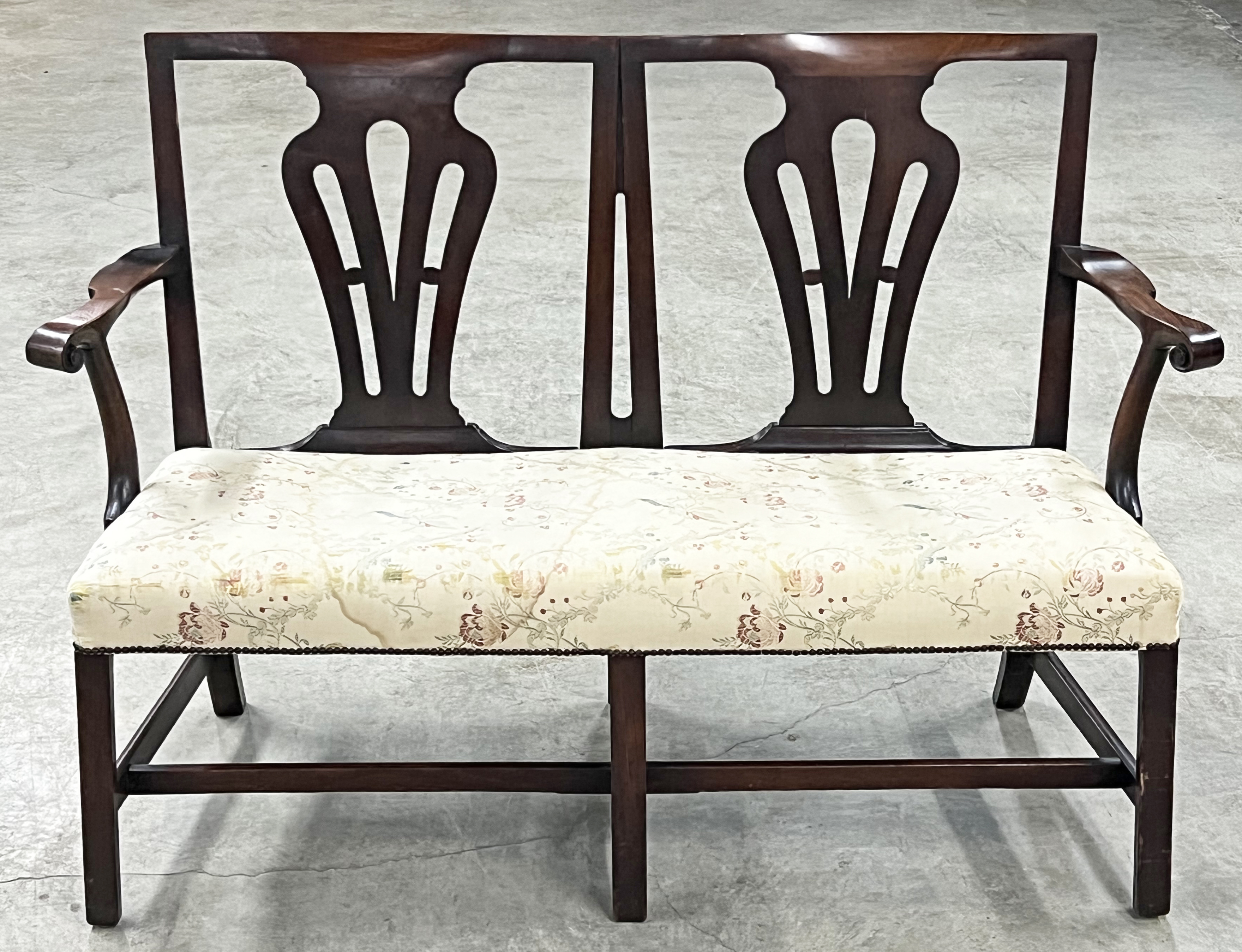 IRISH MAHOGANY DOUBLE BACK SETTEE 35e735