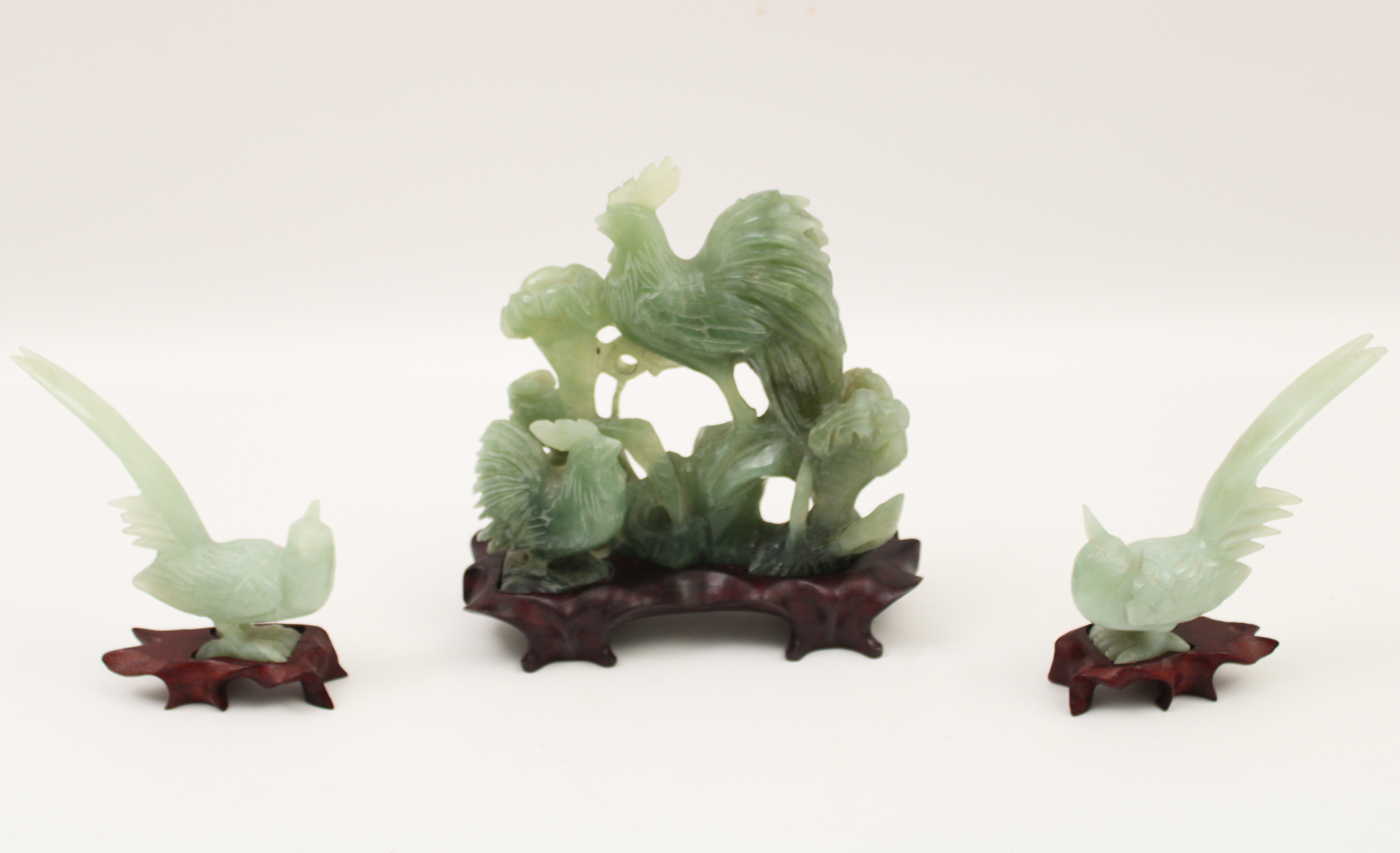 GROUP OF 3 CHINESE JADE FIGURES 35e75b